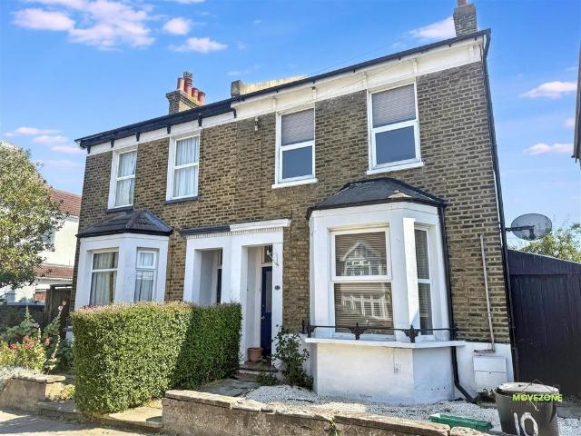 Bloomfield Road, Bromley, BR2 4 bed house to rent £2,395 pcm £553 pw