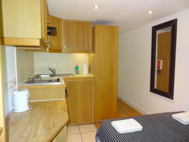Bloomsbury, London WC1H Studio to rent £2,145 pcm £495 pw