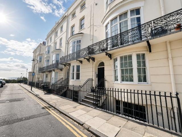 Bloomsbury Place, Brighton BN2, 1 bed flat to rent, £1,250 pcm | PrimeLocation