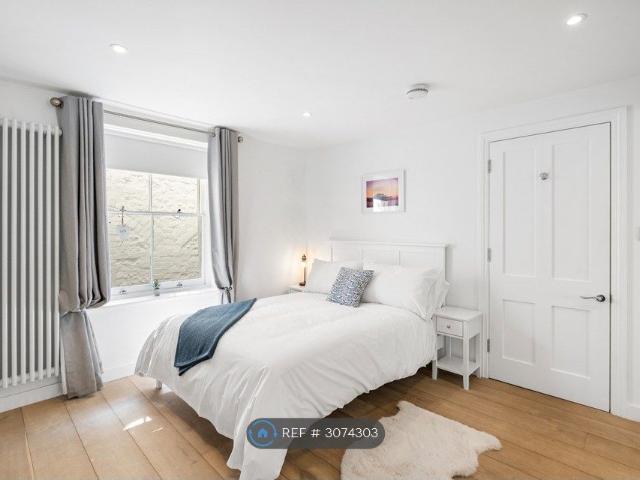 Bloomsbury Place, Kemptown BN2, 1 bed flat to rent, £1,600 pcm | PrimeLocation
