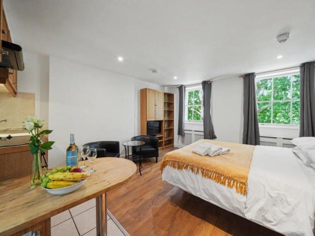 Bloomsbury Studio  Garden View + Concierge