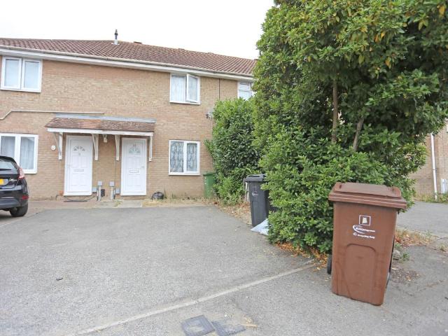 Blossom Close, Dagenham RM9, 2 bed terraced house to rent, £1,800 pcm | PrimeLocation