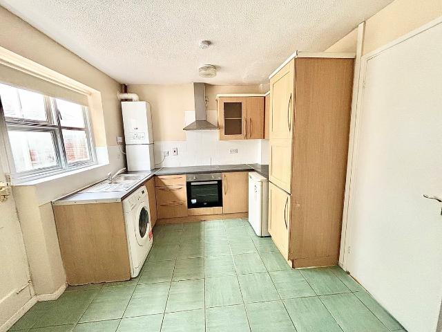 Blossom Close, Dagenham RM9, 2 bed property to rent, £1,800 pcm | PrimeLocation