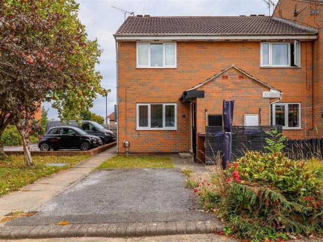 Blossom Crescent S12, Studio to rent, £625 pcm | PrimeLocation