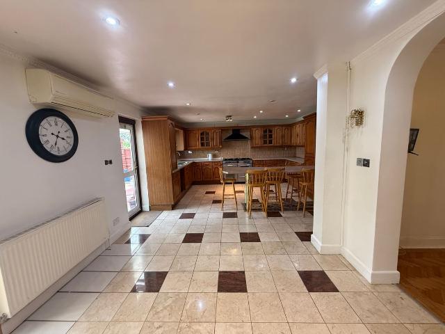 Blossom Waye, Hounslow TW5, 7 bed semi detached house to rent, £3,800 pcm | PrimeLocation