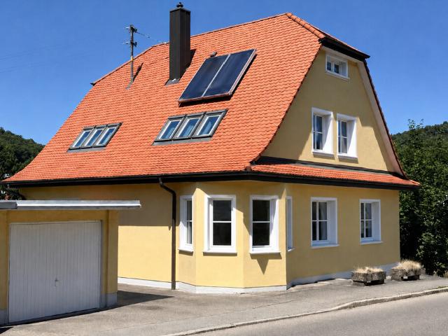 Blaustein Herrlingen gepflegtes 100 Jahre altes EFH mit kleinem Garten, Garage, Stellplatz und EBK