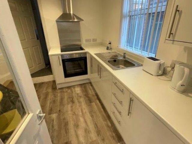 Blaydes Street 3 bed house share to rent £1,557 pcm £359 pw