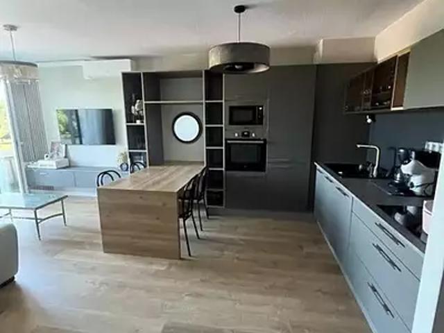 Blaye 33390 Location appartement 3 pièces t3 au dernier étage parking
