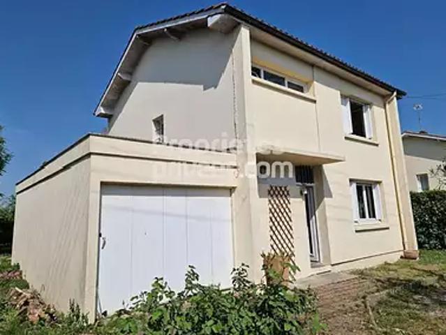 Blaye 33390 Location maison 4 pièces t4 jardin