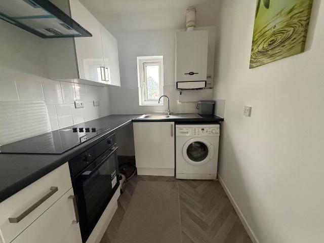 Black Bull Lane, Fulwood, Preston PR2, 1 bed flat to rent, £650 pcm | PrimeLocation