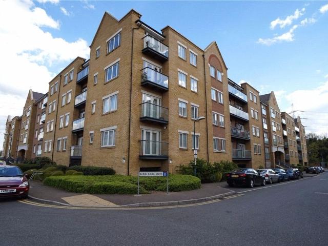Black Eagle Drive, Northfleet DA11, 2 bed flat to rent, £1,350 pcm | PrimeLocation