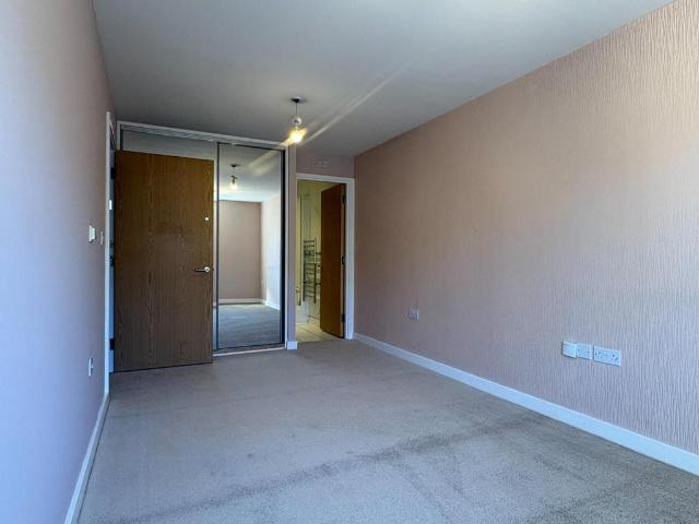 Black Eagle Drive, Northfleet, Gravesend 2 bed flat to rent £1,300 pcm £300 pw