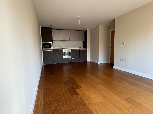 Black Eagle Drive, Northfleet, Gravesend DA11, 1 bed flat to rent, £1,300 pcm | PrimeLocation