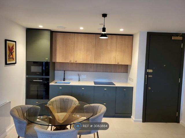 Black Horse House, Hatfield AL9, 1 bed flat to rent, £1,400 pcm | PrimeLocation