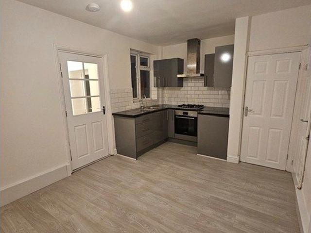 Black Lake, West Bromwich B70, 4 bed terraced house to rent, £1,600 pcm | PrimeLocation