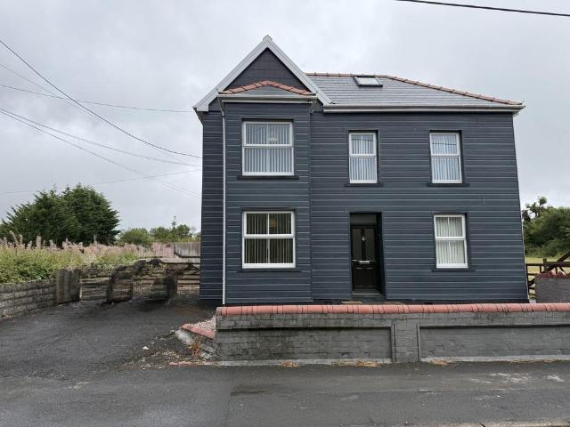 Black Lion Road, Cross Hands SA14 3 bed detached house to rent £1,200 pcm £277 pw