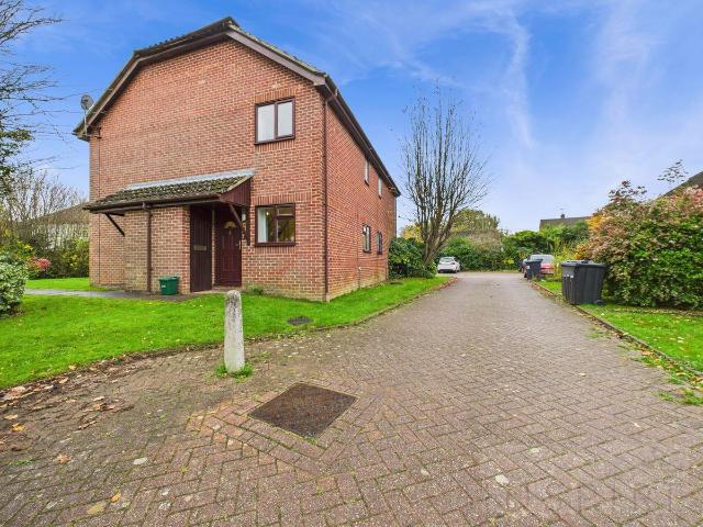 Black Swan Close, Pease Pottage RH11, 1 bed end terrace house to rent, £1,100 pcm | PrimeLocation