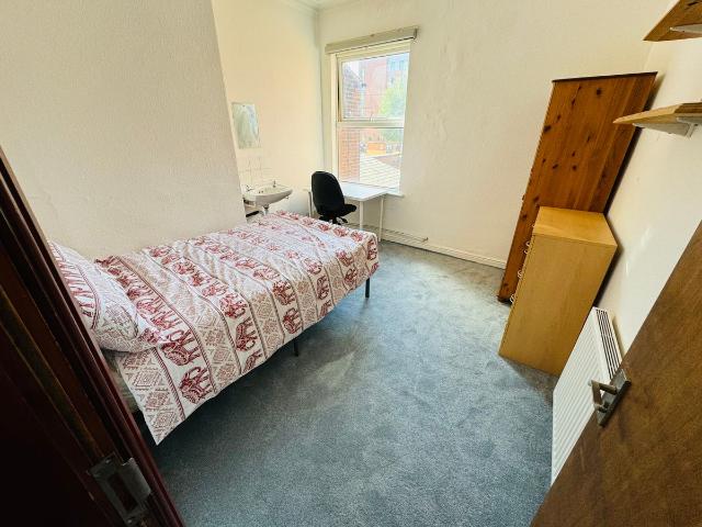 Blackman Lane, Leeds LS2, 7 bed shared accommodation to rent, £498 pcm | PrimeLocation
