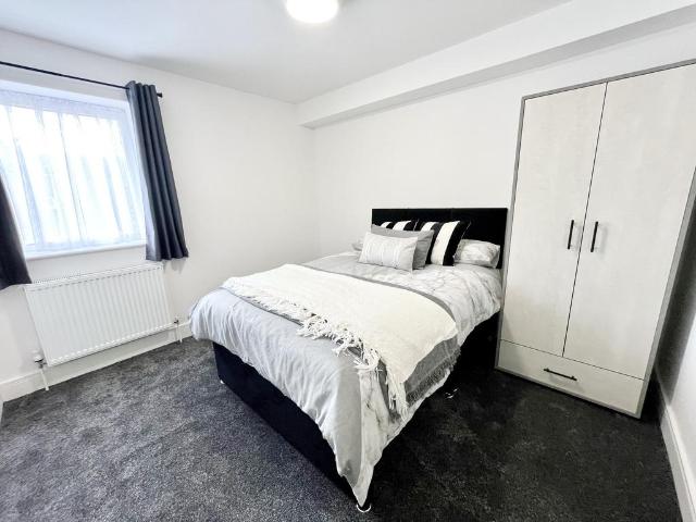 Blackmead, PETERBOROUGH PE2 Studio to rent £700 pcm £162 pw