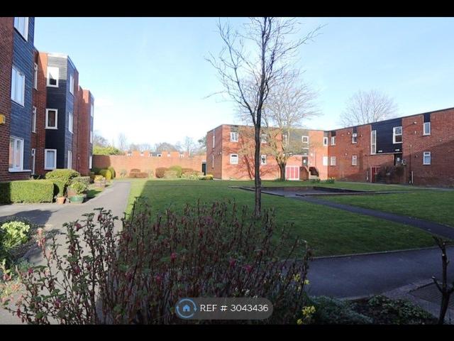 Blackmoor Court, Leeds LS17, 2 bed flat to rent, £900 pcm | PrimeLocation