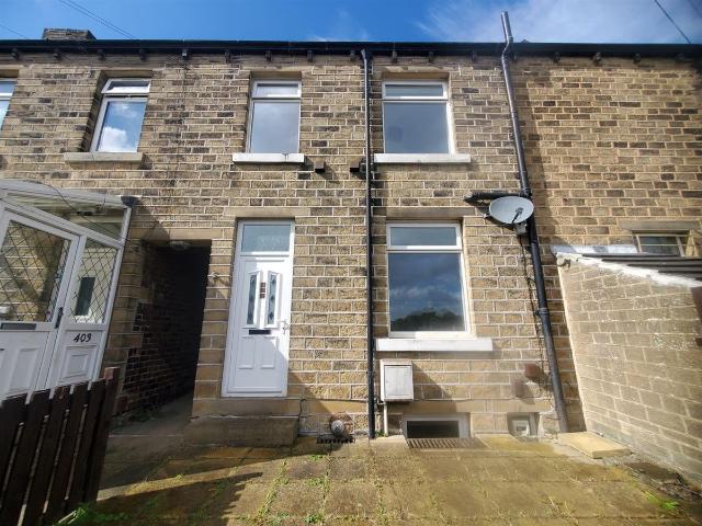 Blackmoorfoot Road, Crosland Moor. Huddersfield HD4, 2 bed terraced house to rent, £725 pcm | PrimeLocation