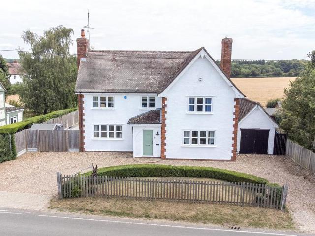 Blackmore End, Braintree, Essex, CM7 4 bed detached house to rent £2,995 pcm £691 pw