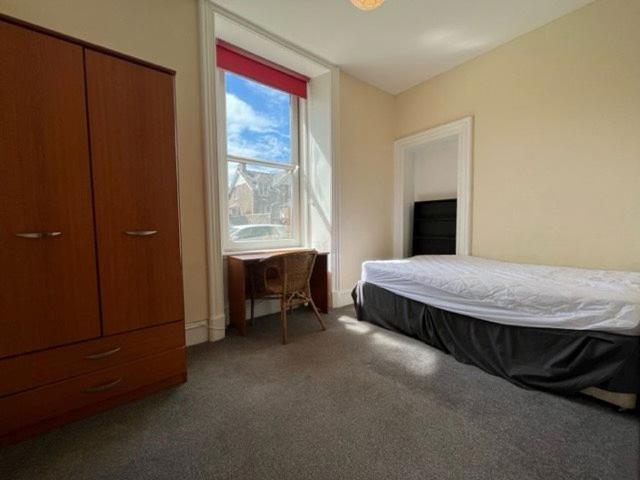 Blackness Road, Dundee DD2, 3 bed flat to rent, £895 pcm | PrimeLocation