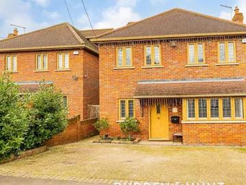 Blackacre Road, Theydon Bois, CM16 7LU, United Kingdom | 4 bed house for rent #140657108 | Rentberry