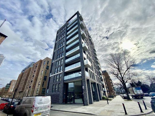Blackburn Court, Bollo Lane, Acton, W3 3 bed apartment to rent £3,235 pcm £747 pw