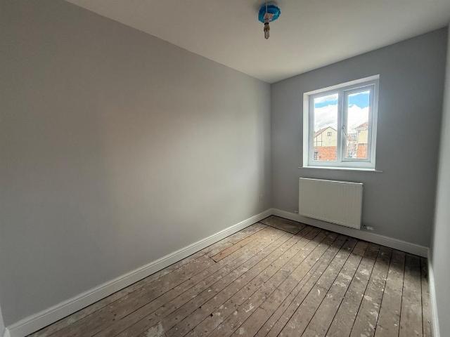Blackburn Road, Bolton BL1, 4 bed end terrace house to rent, £1,200 pcm | PrimeLocation