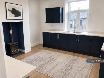 Blackburn Road, Rossendale, BB4 3 bed terraced house to rent £1,325 pcm £306 pw