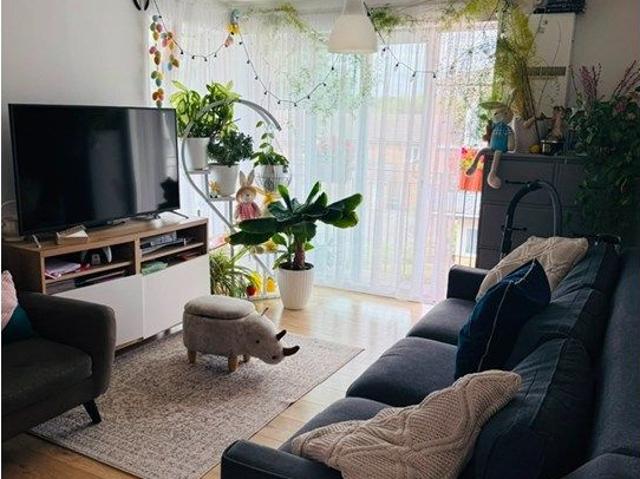 Blackburn Way, Hounslow TW4, 2 bed flat to rent, £1,800 pcm | PrimeLocation