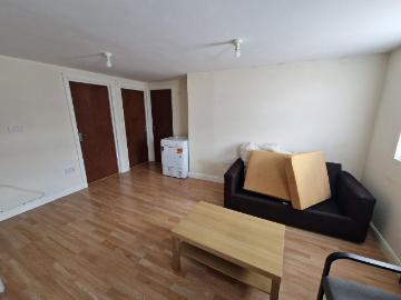 Blackberry Farm Close, Hounslow TW5, 2 bed maisonette to rent, £1,650 pcm | PrimeLocation