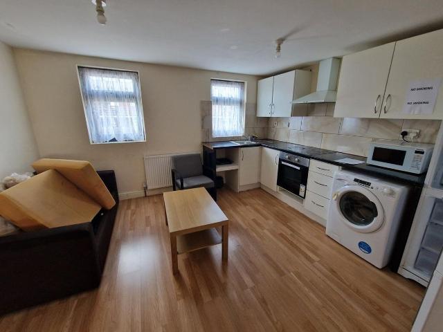 Blackberry Farm Close, Hounslow TW5, 2 bed maisonette to rent, £1,650 pcm | PrimeLocation