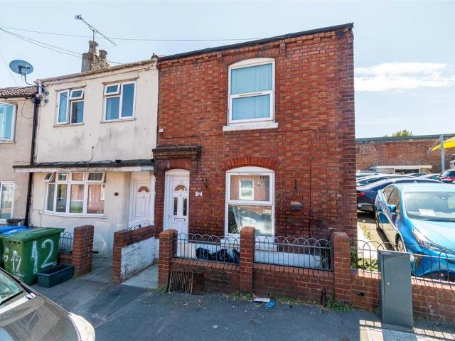 Blackberry Terrace, Southampton 3 bed end of terrace house to rent £1,550 pcm £358 pw