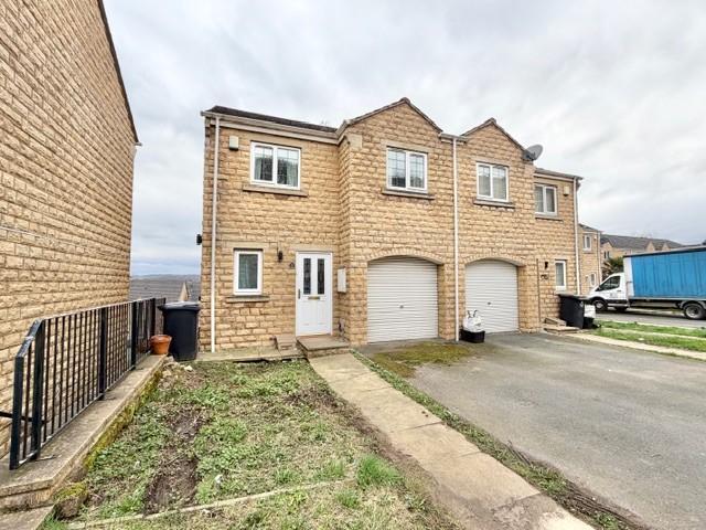 Blackberry Way, Halifax, HX3 4 bed house to rent £1,500 pcm £346 pw