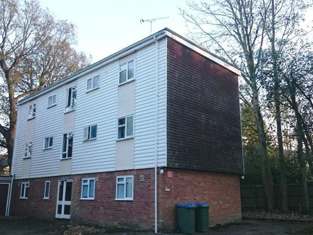 Blackbridge Court, Horsham RH12, 1 bed flat to rent, £1,050 pcm | PrimeLocation