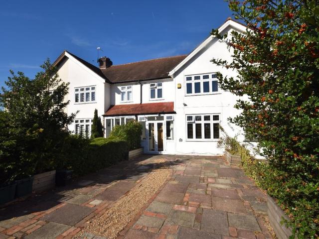 Blackbrook Lane Bromley BR2 3 bed semi detached house to rent £2,250 pcm £519 pw
