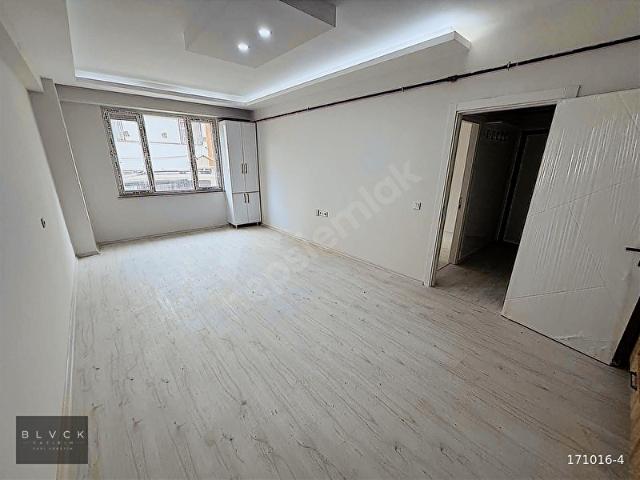 BLACK'DEN TÜM CADDELERE YAKIN YERDEN ISITMA SATILIK 1+1 DAİRE