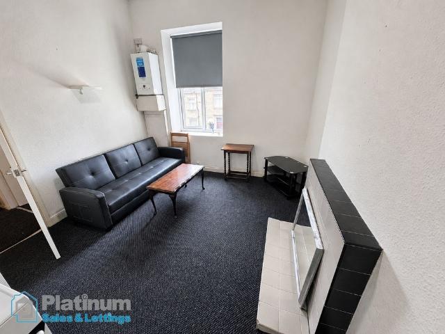 Blacker Road, Huddersfield HD1, 1 bed flat to rent, £450 pcm | PrimeLocation