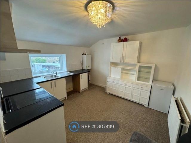 Blacker Road, Huddersfield HD1, 1 bed flat to rent, £750 pcm | PrimeLocation