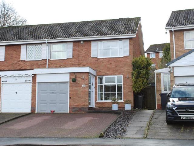 Blackford Close, Hayley Green, Halesowen 3 bed semi detached house to rent £1,295 pcm £299 pw
