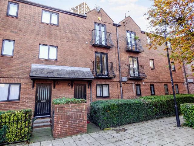 Blackfriars Court, Newcastle Upon Tyne 1 bed apartment to rent £650 pcm £150 pw