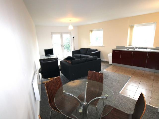 Blackfriars Rd, Salford M3, 3 bed flat to rent, £1,800 pcm | PrimeLocation