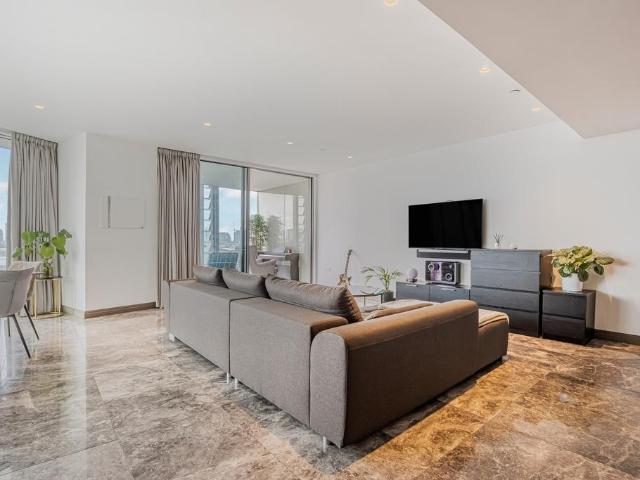 Blackfriars Road, London SE1 3 bed apartment to rent £8,500 pcm £1,962 pw