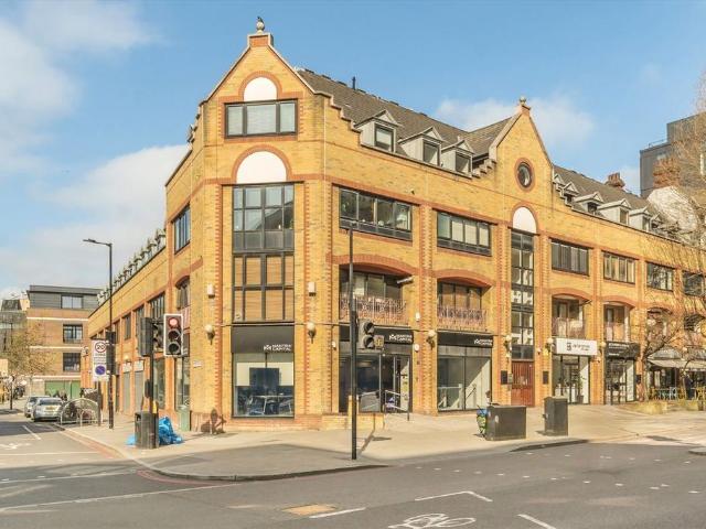 Blackfriars Road, London SE1 2 bed flat to rent £2,400 pcm £554 pw