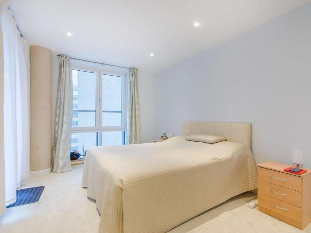 Blackfriars Road, Waterloo, London, SE1 1 bed flat to rent £3,467 pcm £800 pw