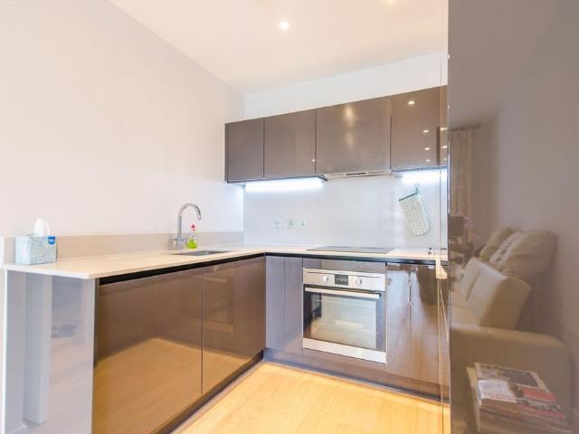 Blackfriars Road, Waterloo, London, SE1 1 bed flat to rent £3,467 pcm £800 pw