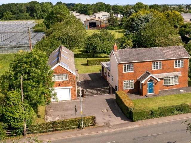 Blackgate Lane, Tarleton, Preston PR4, 3 bed detached house to rent, £2,500 pcm | PrimeLocation
