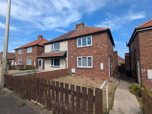 Blackhall Colliery TS27 2 bed semi detached house to rent £525 pcm £121 pw